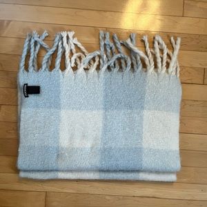 Steve Madden Knit Winter Scarf